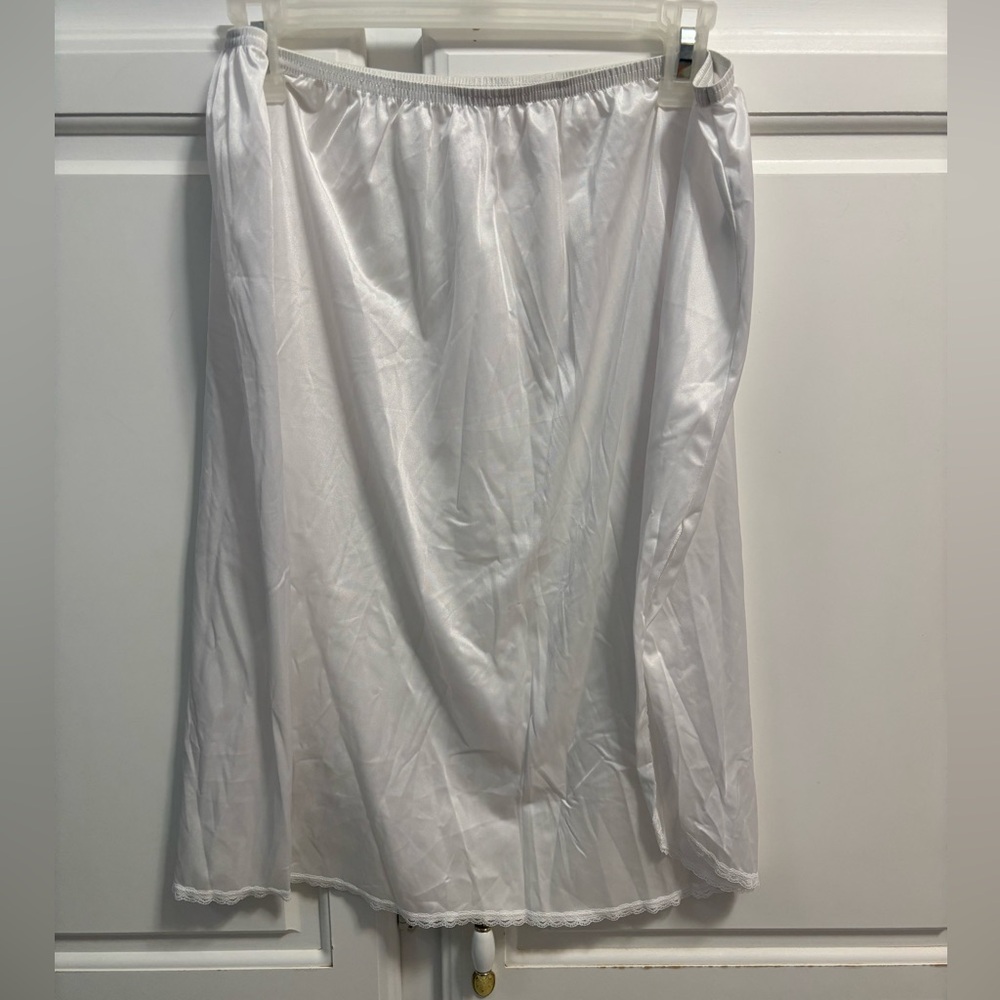 Vanity Fair White Half Slip 24" Length Style 11860 Side Slit Women’s Size 2X